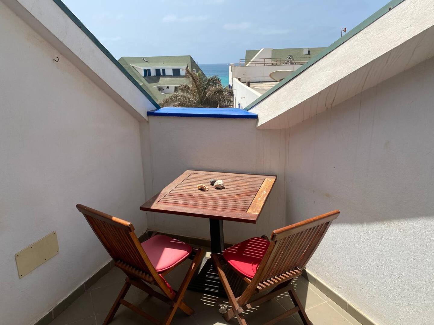 Leme Bedje Two Bedroom - By Bobbywashere Santa Maria Exterior foto