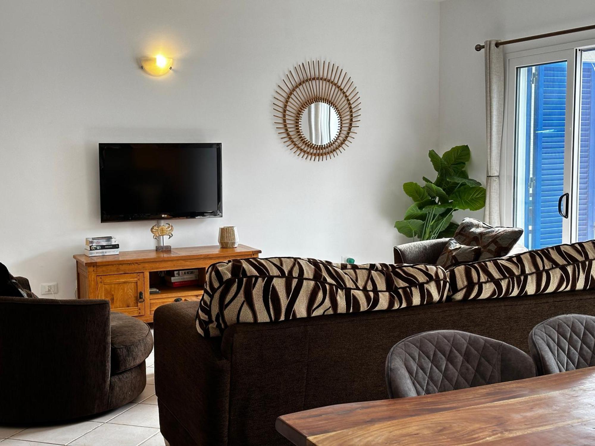 Leme Bedje Two Bedroom - By Bobbywashere Santa Maria Exterior foto